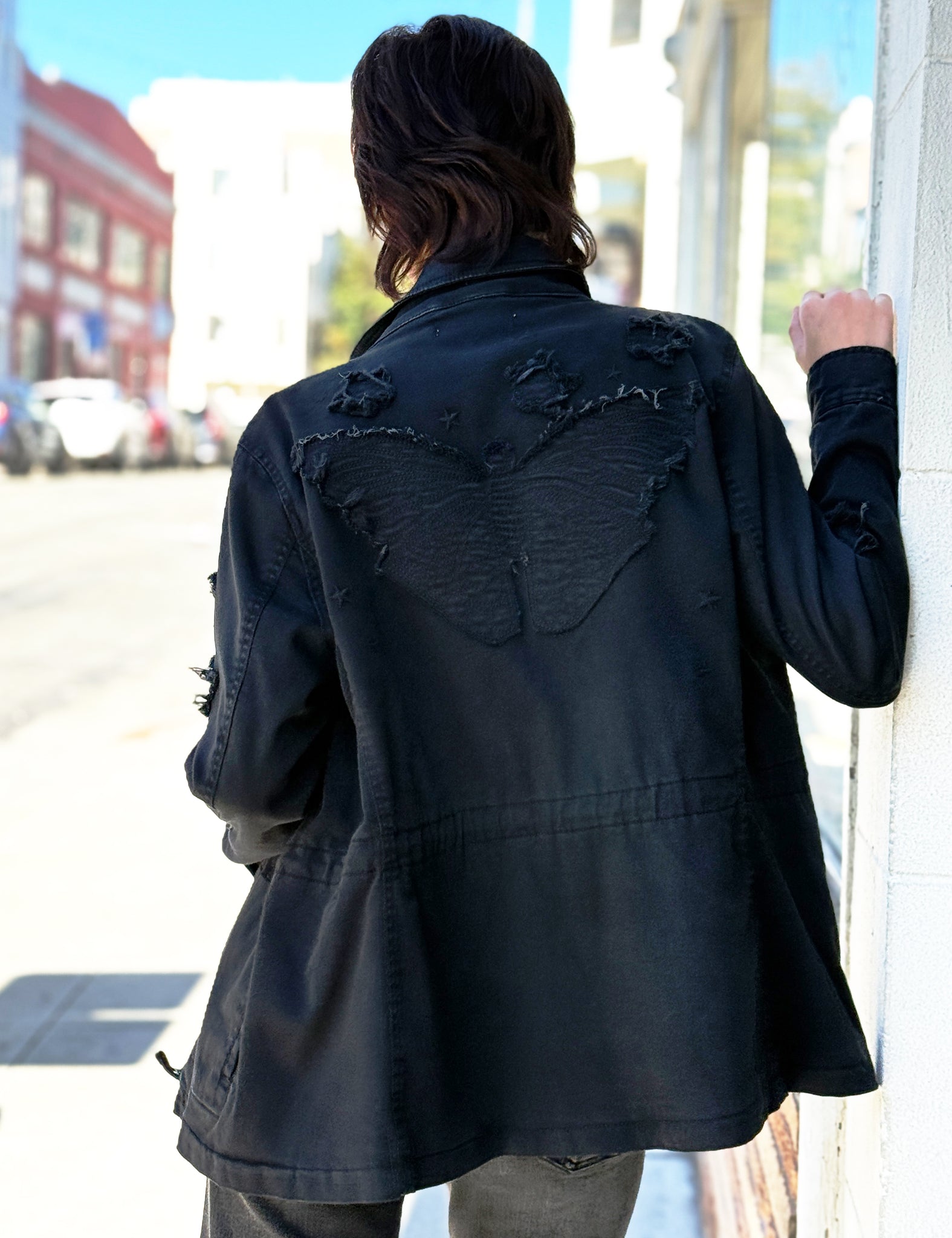 The Awesome Butterfly Jacket, from Billy T is all that, and more. Gorgeous, beautifully unique Butterfly Embroidery detail, in a go anywhere, do everything front-zip jacket. Time to fly!&nbsp;