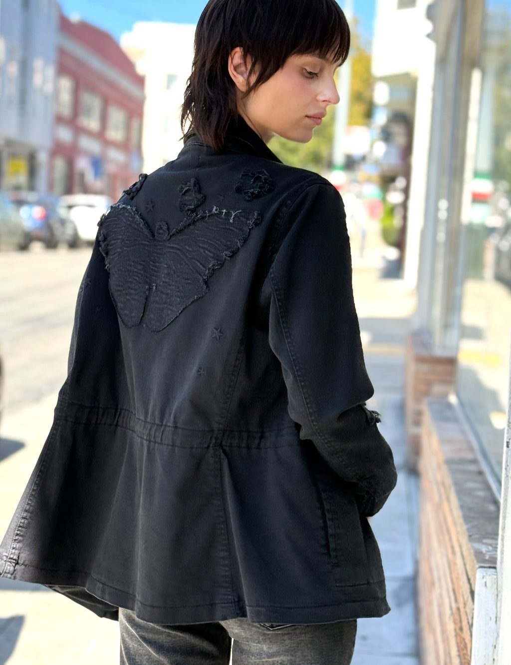 The Awesome Butterfly Jacket, from Billy T is all that, and more. Gorgeous, beautifully unique Butterfly Embroidery detail, in a go anywhere, do everything front-zip jacket. Time to fly!&nbsp;