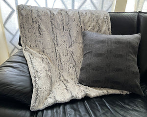 Our faux fur throws are cozy and perfect for snuggle time! Our Luxurious Faux Fur is a popular choice for people looking for a light color to brighten up their room. Add one to your favorite sofa and lighten up!&nbsp;