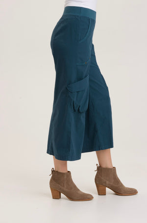  chic cropped wide-leg corduroy pants. 