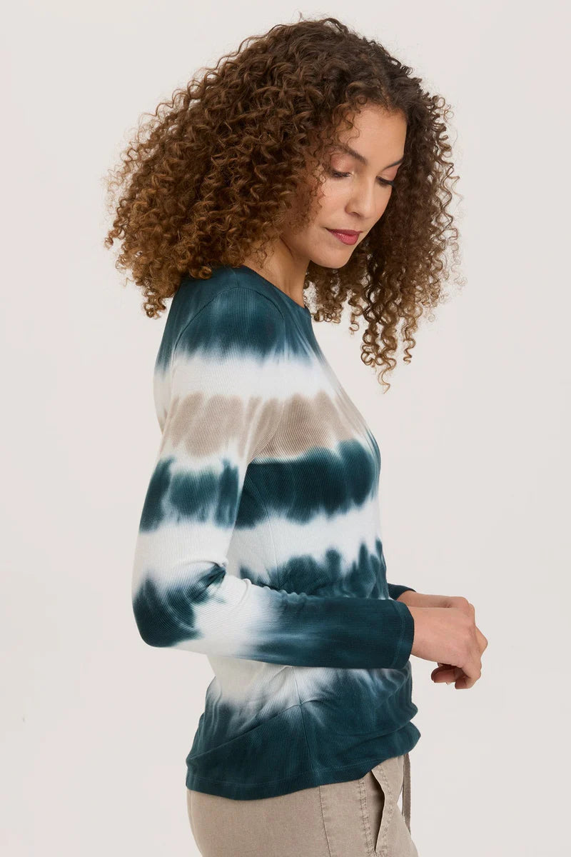 Edie is great for layering! With tiny pleats at the side seams, long sleeves and a clean crew neckline; you'll be layering this one under anything this season.