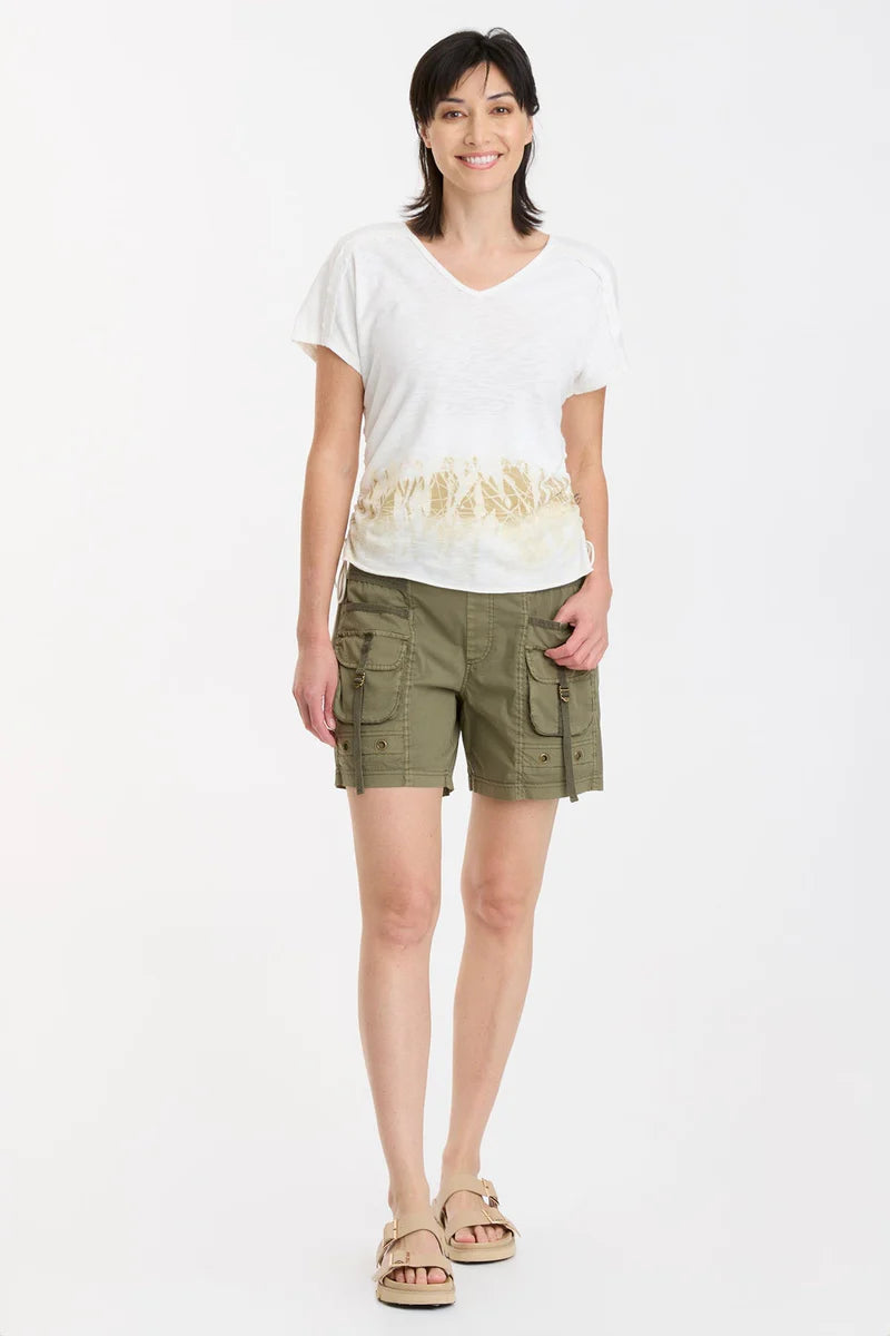 This premium poplin drawstring-waist short features a raw-edge contrast ribbed waistband, twill tape details, cargo pockets with ladder lock buckles, and antique brass eyelets throughout.