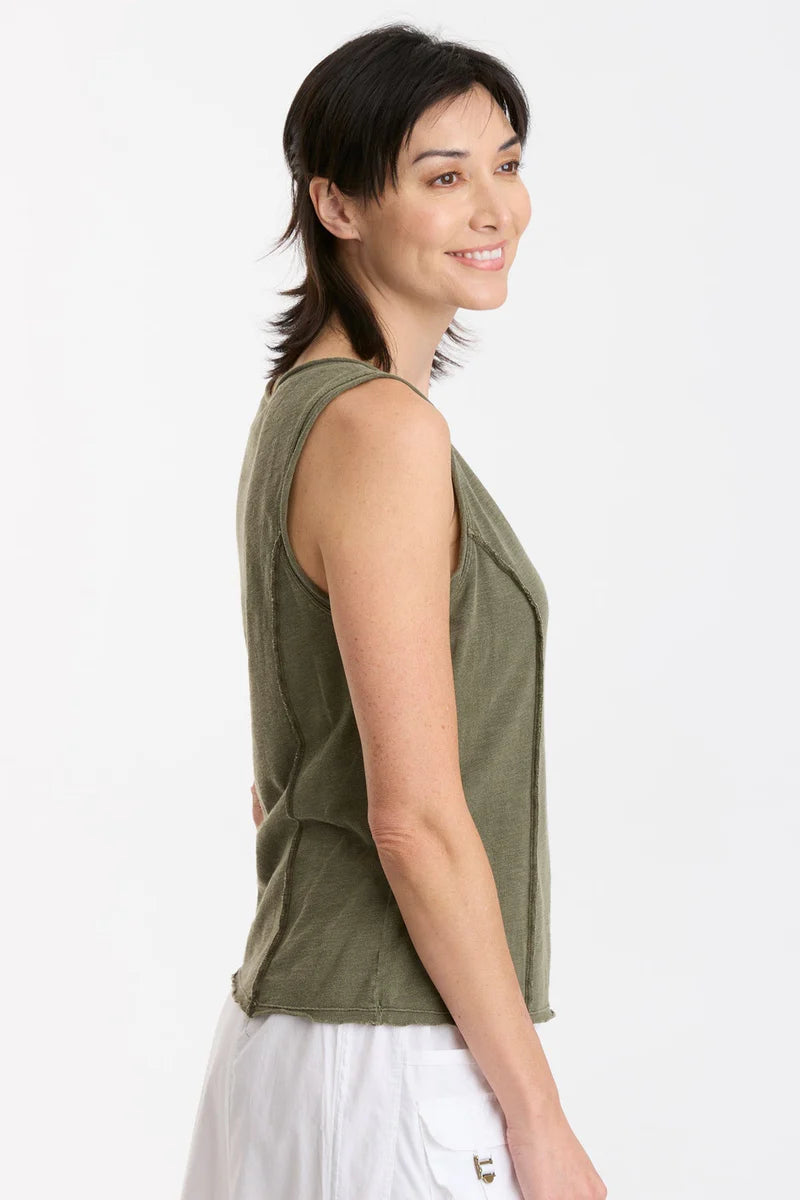 In slub jersey, the bra-friendly Laramie Tank features reversed stitched princess seams, a v-neck cut, and raw-edge details at the neck, hem, and armhole.