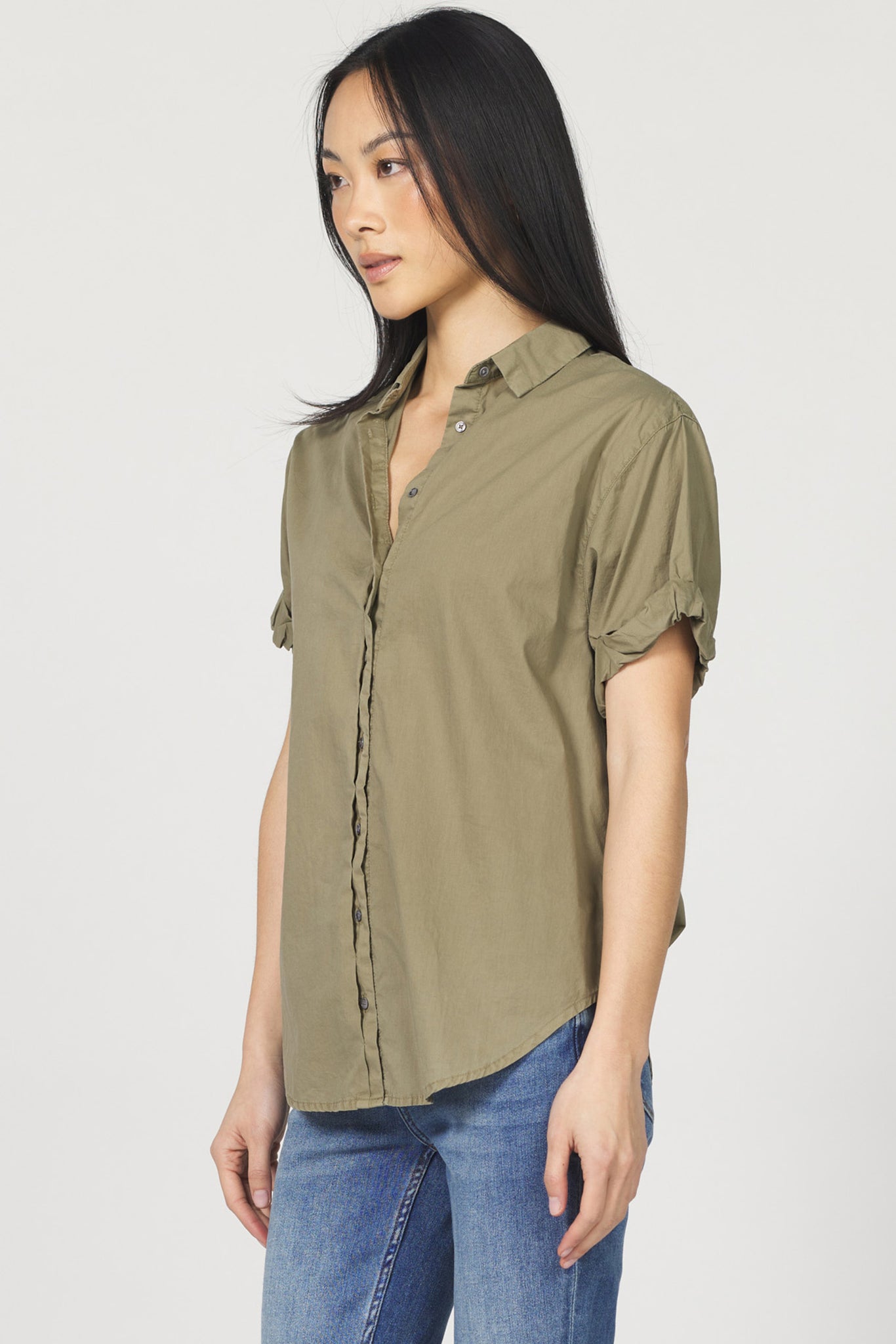 The Dear John Benning shirt brings effortless style with its button-down front and roll-up sleeves, perfect for a laid-back vibe. Designed with a relaxed fit, it’s your go-to for comfort without sacrificing cool. Whether you’re out for brunch or just chilling, this shirt adds a playful touch to any outfit.