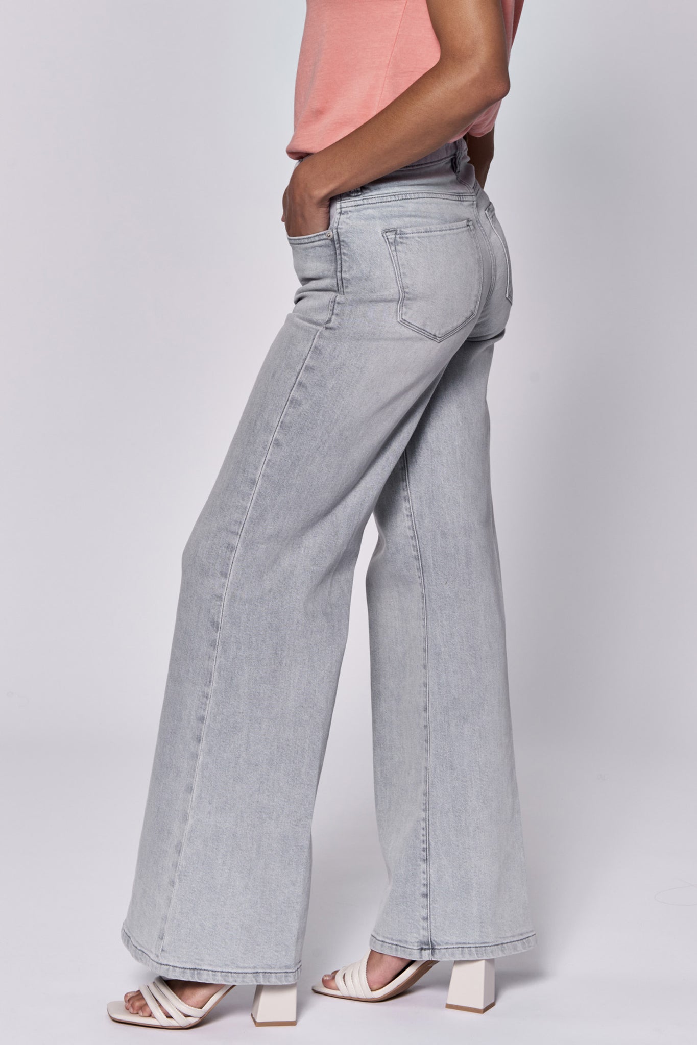 Get ready to say 'Dear John' to your old jeans and 'Hello' to Fiona! These high rise jeans feature a clean hem, giving you the perfect fit and a sleek, polished look. Say goodbye to uncomfortable, unflattering jeans and hello to your new favorite pair! (Sorry, John.)