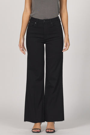 Step into effortless style with the Dear John Fiona jeans. Featuring a high-rise fit that flatters your waist and a playful cut-off hem for a touch of edge, these jeans are perfect for mixing comfort with cool. Whether you're dressing up or keeping it casual, Fiona adds a fun twist to your everyday look.