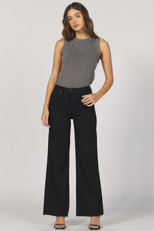 Step into effortless style with the Dear John Fiona jeans. Featuring a high-rise fit that flatters your waist and a playful cut-off hem for a touch of edge, these jeans are perfect for mixing comfort with cool. Whether you're dressing up or keeping it casual, Fiona adds a fun twist to your everyday look.