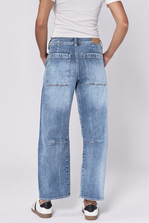 Get ready to lasso everyone's attention with Dear John's high rise jeans! The clean hem adds a touch of sophistication to this quirky and playful design. Perfect for those who don't take themselves too seriously (but still want to look amazing).