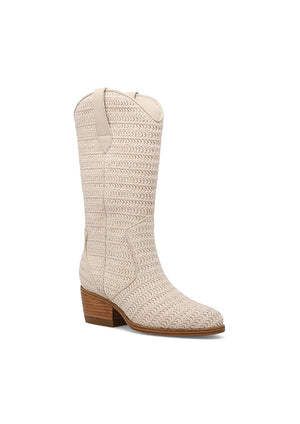 The perfect transitional piece to pair with all your raffia accessories. JENAH is crafted with raffia and leather throughout, blending laid-back boho vibes with a hint of western flair. With a 2.2-inch leather heel and our signature MIA footbed, this boot is a no-brainer for concerts and music festivals.