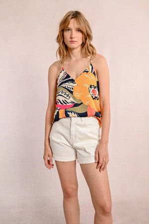 Unleash your inner fashionista with the Molly Bracken Diana printed camisole. Featuring thin straps and a V neckline, this camisole combines style and comfort effortlessly. The straight cut adds a touch of sophistication to your look. Perfect for any occasion, this camisole will elevate your wardrobe to the next level. (Fashion-forward and functional!)