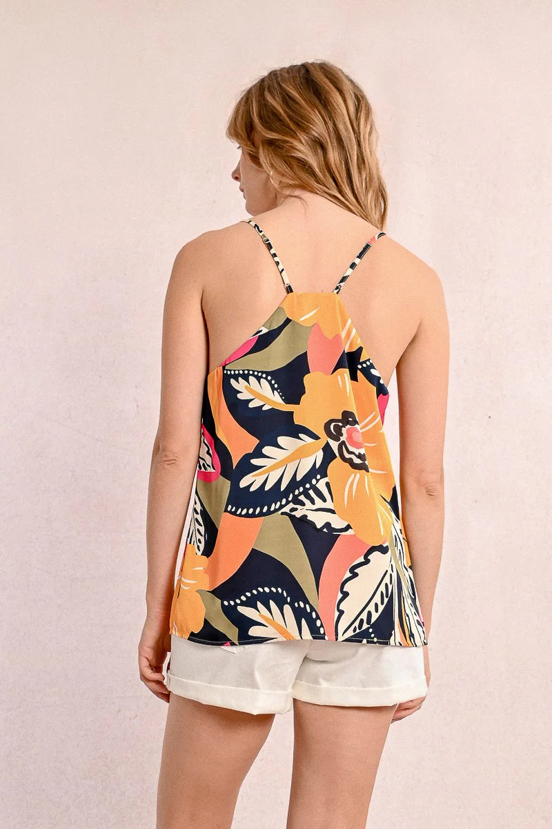 Unleash your inner fashionista with the Molly Bracken Diana printed camisole. Featuring thin straps and a V neckline, this camisole combines style and comfort effortlessly. The straight cut adds a touch of sophistication to your look. Perfect for any occasion, this camisole will elevate your wardrobe to the next level. (Fashion-forward and functional!)