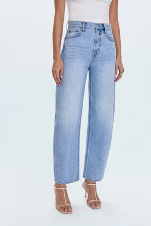 Meet Wes in Gaze, your new go-to for a modern, refined denim look. These jeans feature a flattering high-rise waist and a full-length 30" inseam, leading to a stylish barrel leg silhouette