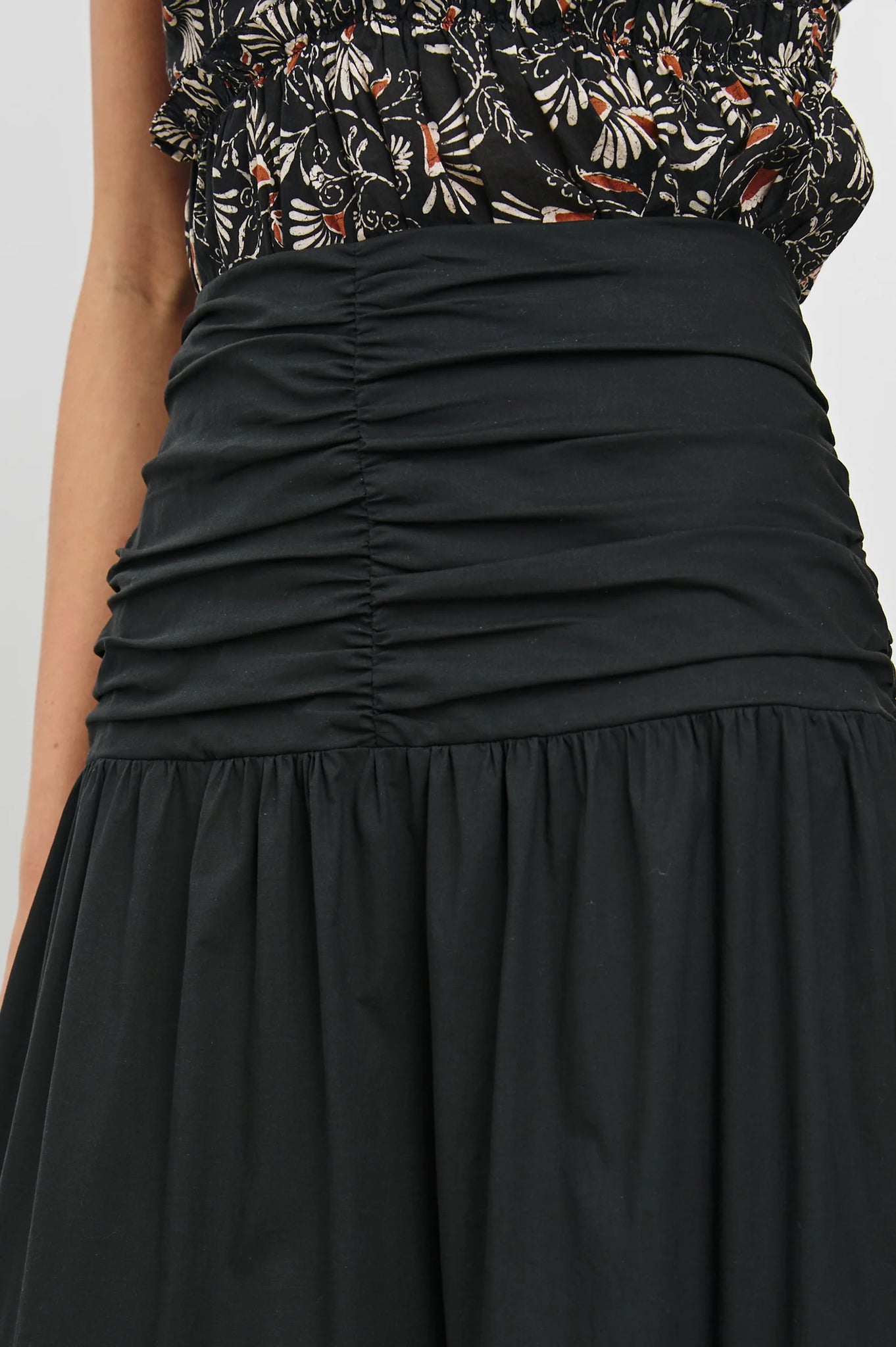 Not your average maxi skirt. Agatha is made from crisp poplin fabric with the perfect amount of stretch and features flattering ruffles at the waistline. Wear it with just about any top for an effortless, ultra-coordinated look.