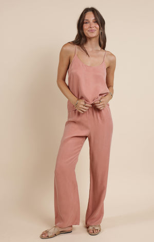 The Sadie & Sage Heritage Tank is your new go-to for effortless style. Featuring a flattering scoop neck and a comfy cami fit, this tank adds a playful touch to any outfit. Perfect for layering or wearing solo, it’s designed to keep you cool and confident all day long. Embrace easy, breezy vibes with this must-have wardrobe staple!