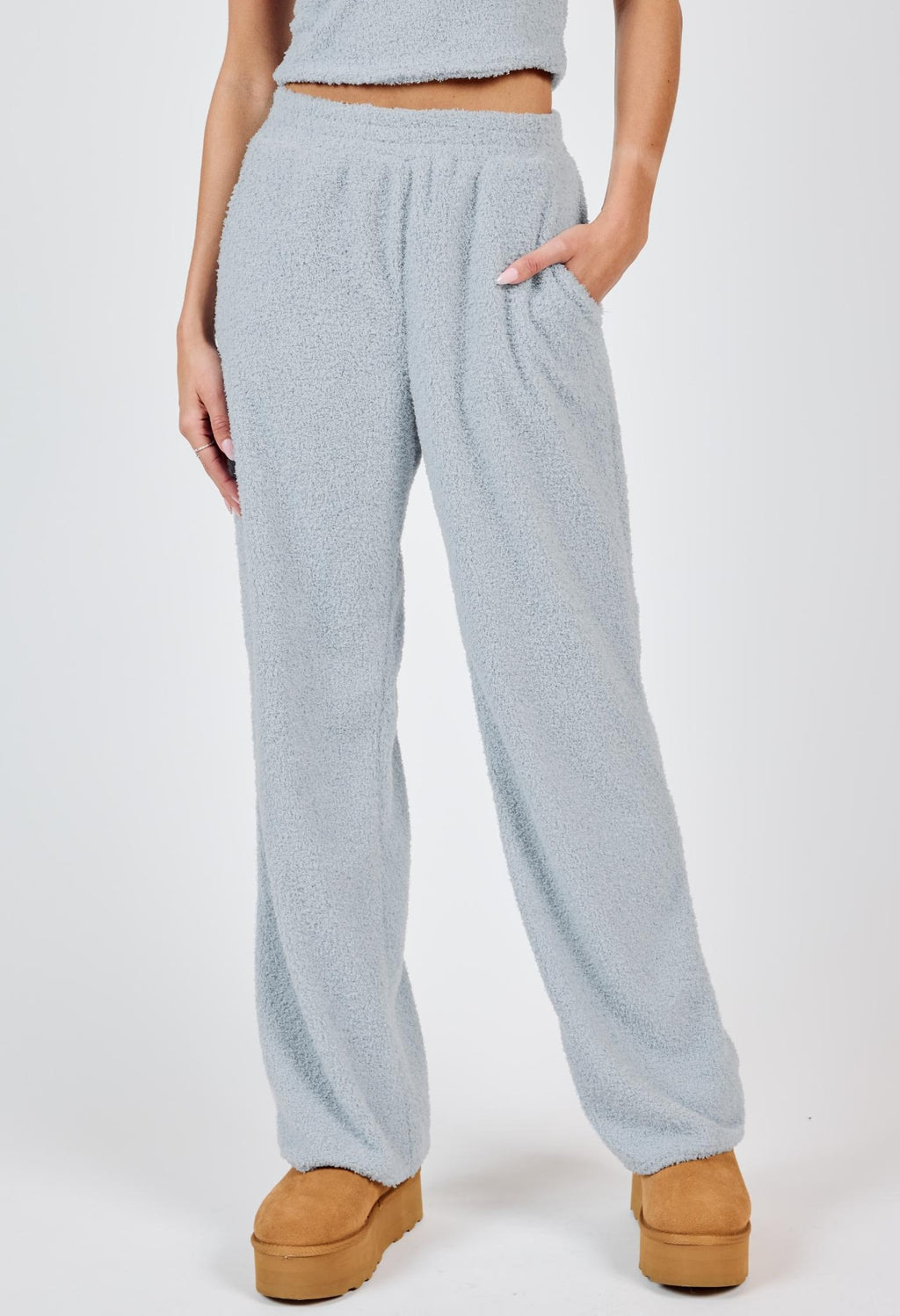 Get ready to lounge in style with Sadie & Sage's Mind You Pant! These cozy wide leg pants are the perfect addition to any casual outfit. Relax and unwind while looking effortlessly chic. (Pssst...these pants are so comfortable, you'll never want to take them off!)