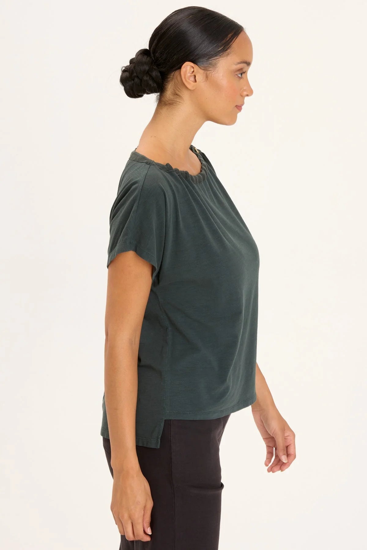 A cinchable, adjustable drawstring neckline offers the unique opportunity to wear Exelda off the shoulder or on. A slightly boxy fit keeps things casual and cute, while stretch jersey ensures ultimate comfort.