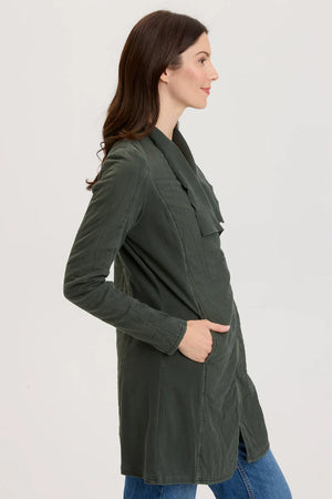 Channeling its inner moto jacket, Maimon features contrast rib, an elongated body and front pockets.