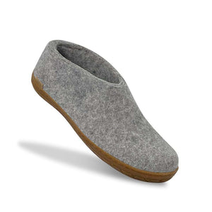 Felt slipper of 100% pure natural wool with a sole of natural rubber.