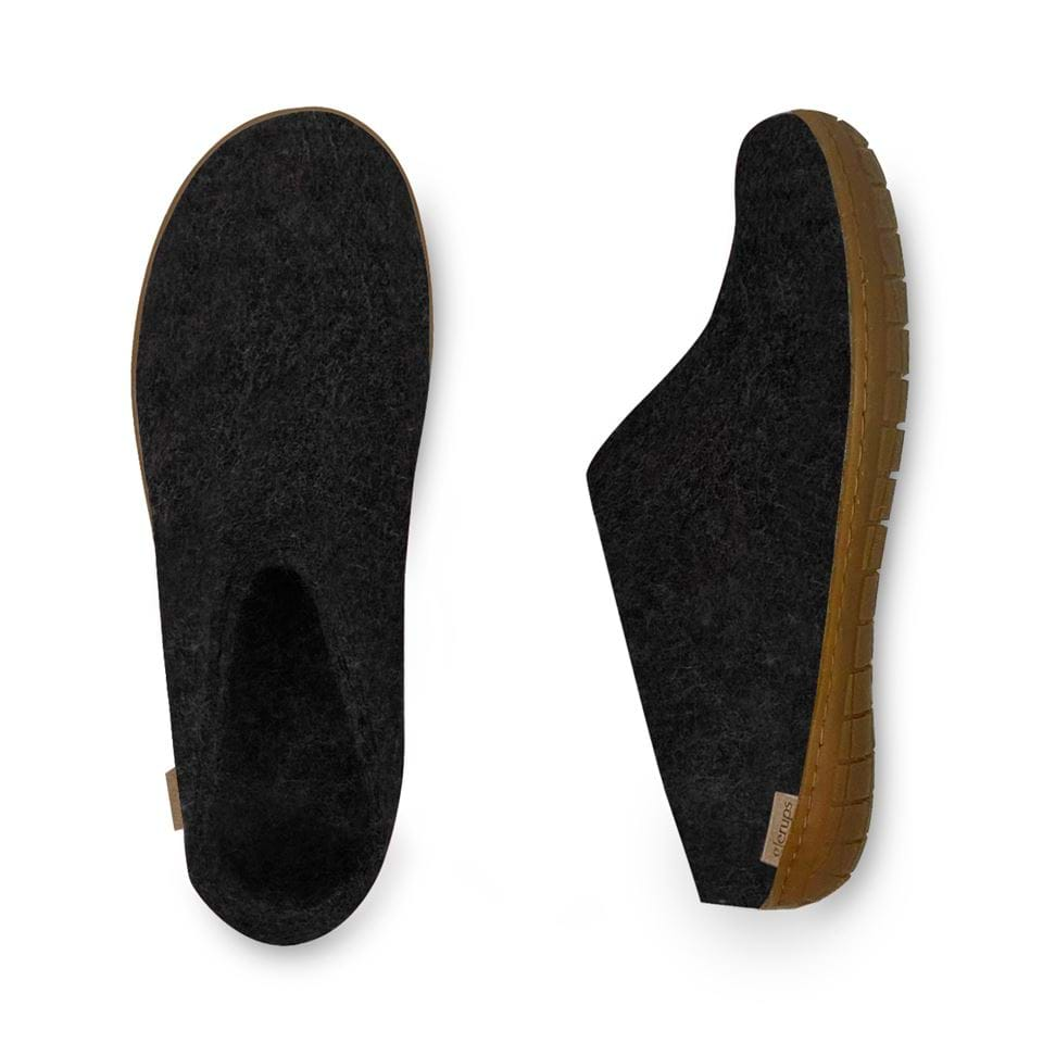 Felt slipper of 100% pure natural wool with a sole of natural rubber.